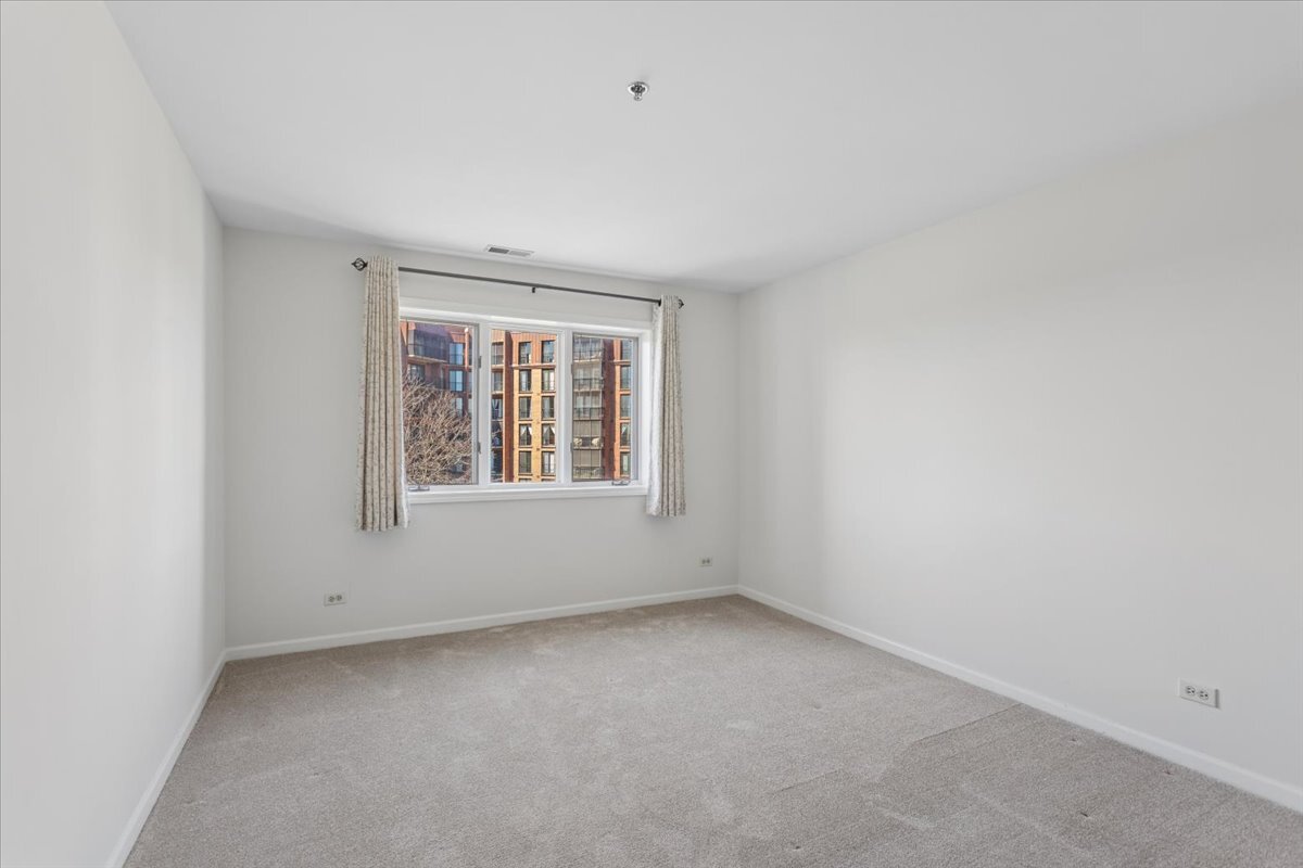 127 Acacia Circle Unit: 402