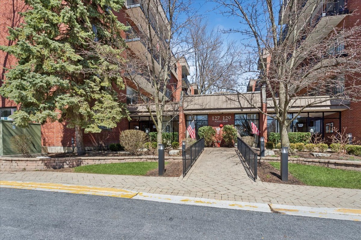127 Acacia Circle Unit: 402