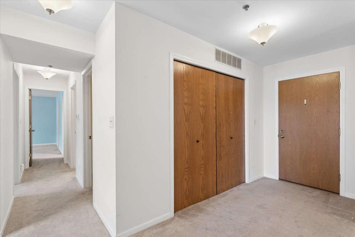 127 Acacia Circle Unit: 402