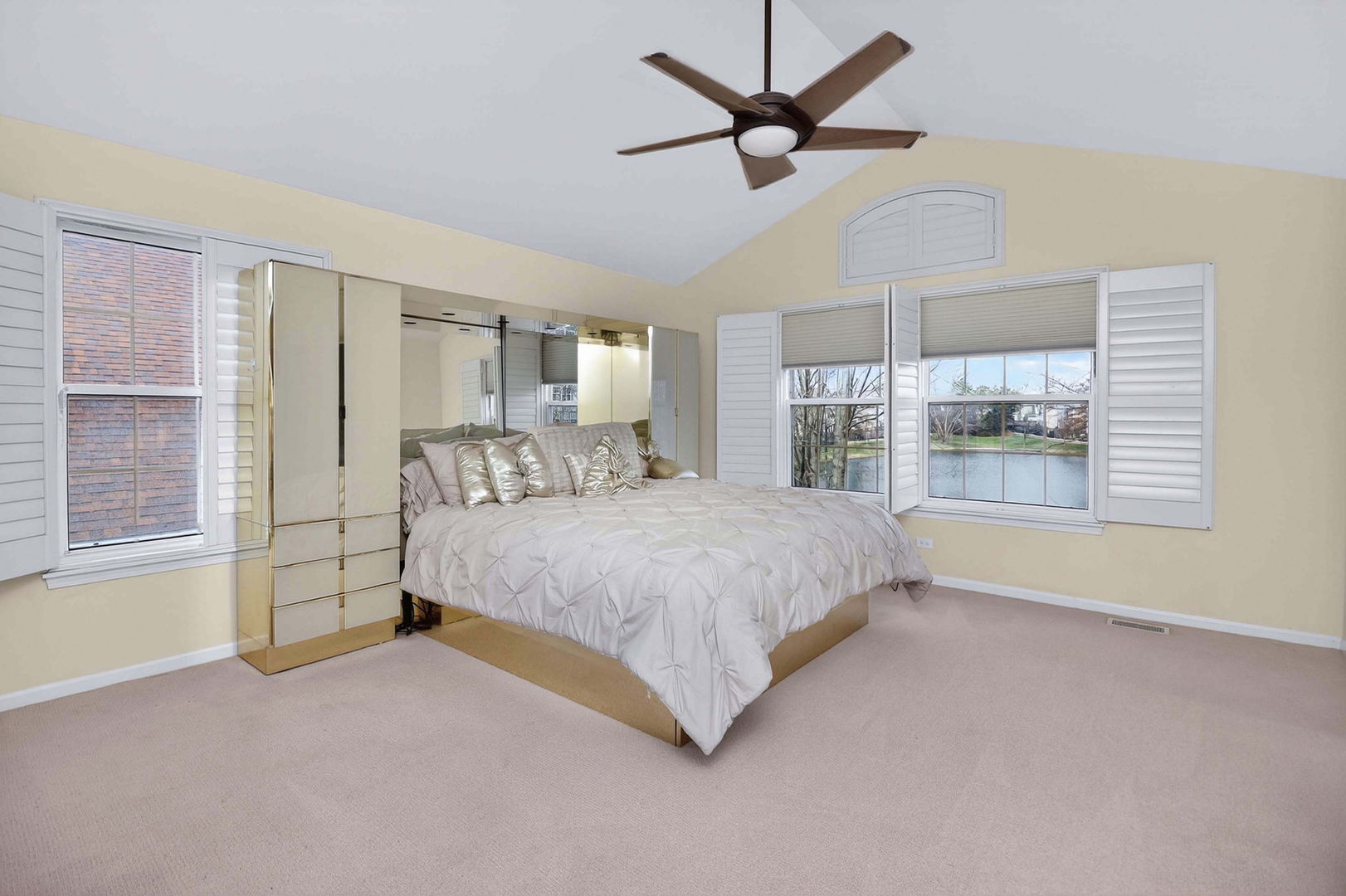 1108 Oxford Court