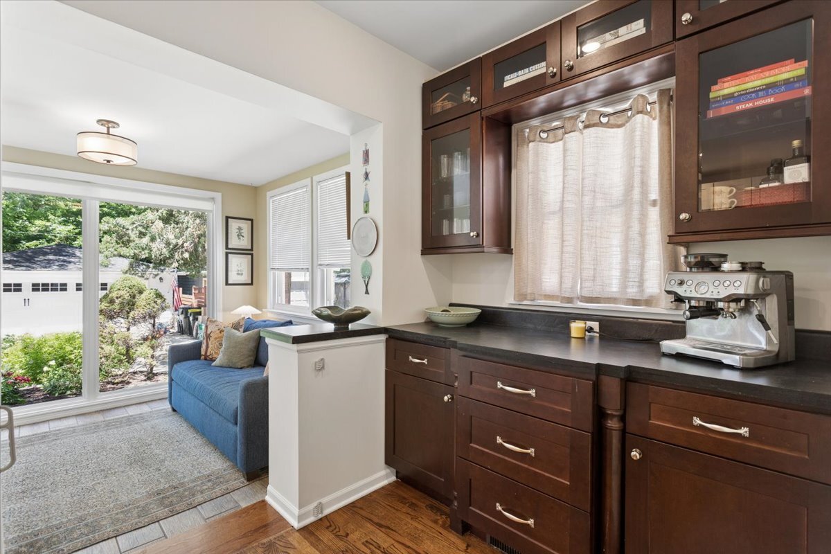 496 Longcommon Road