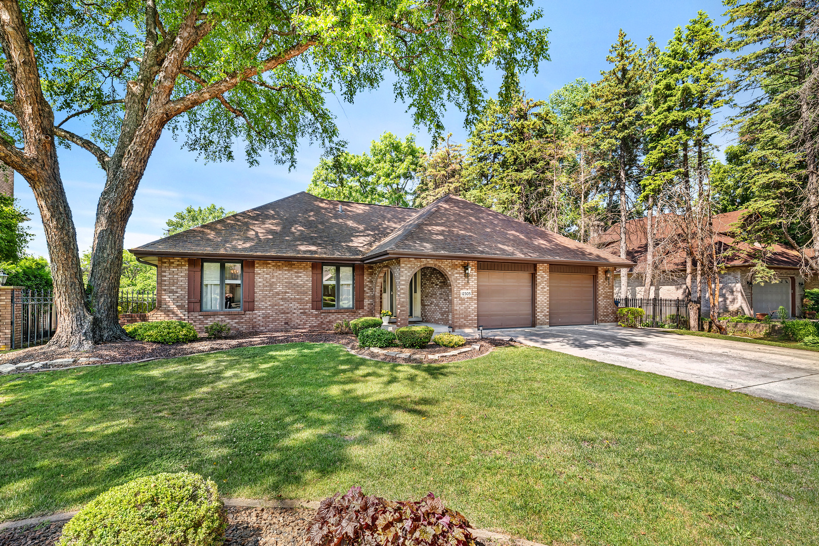 12305 S Spruce Court