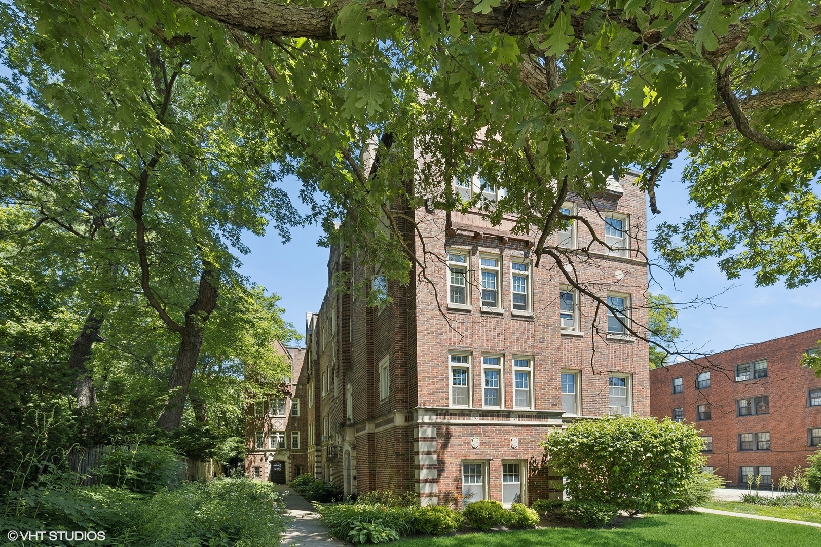 70 Pine Avenue Unit: 1A