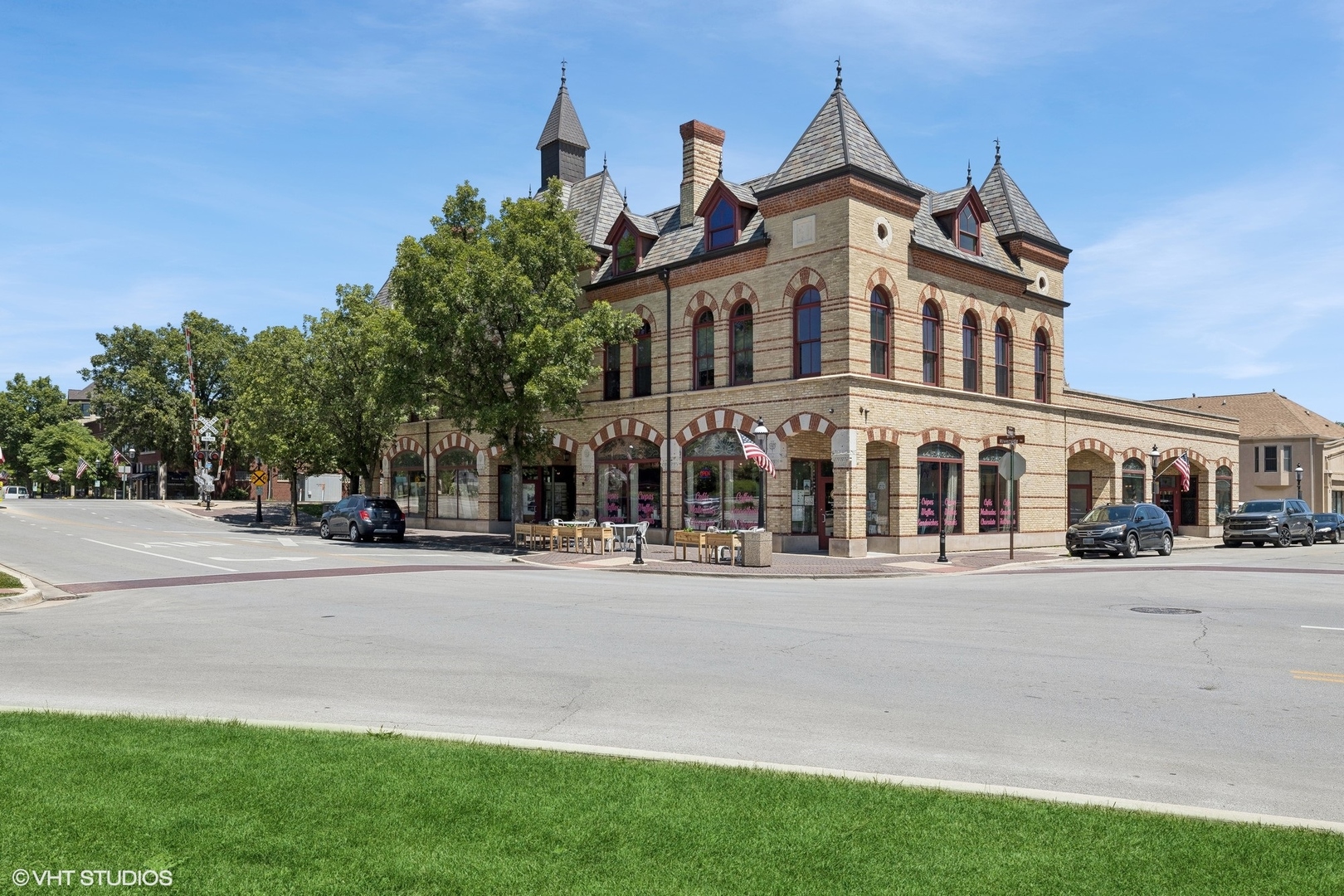 70 Pine Avenue Unit: 1A