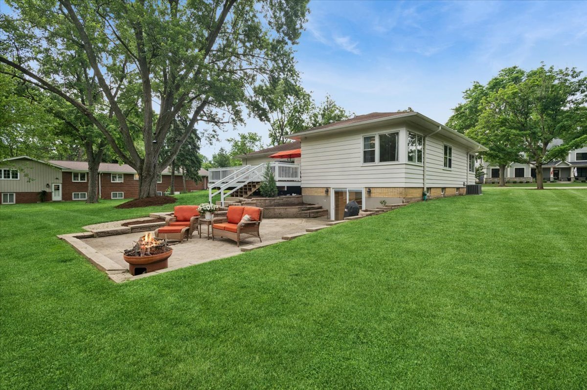 1308 W 53rd Place