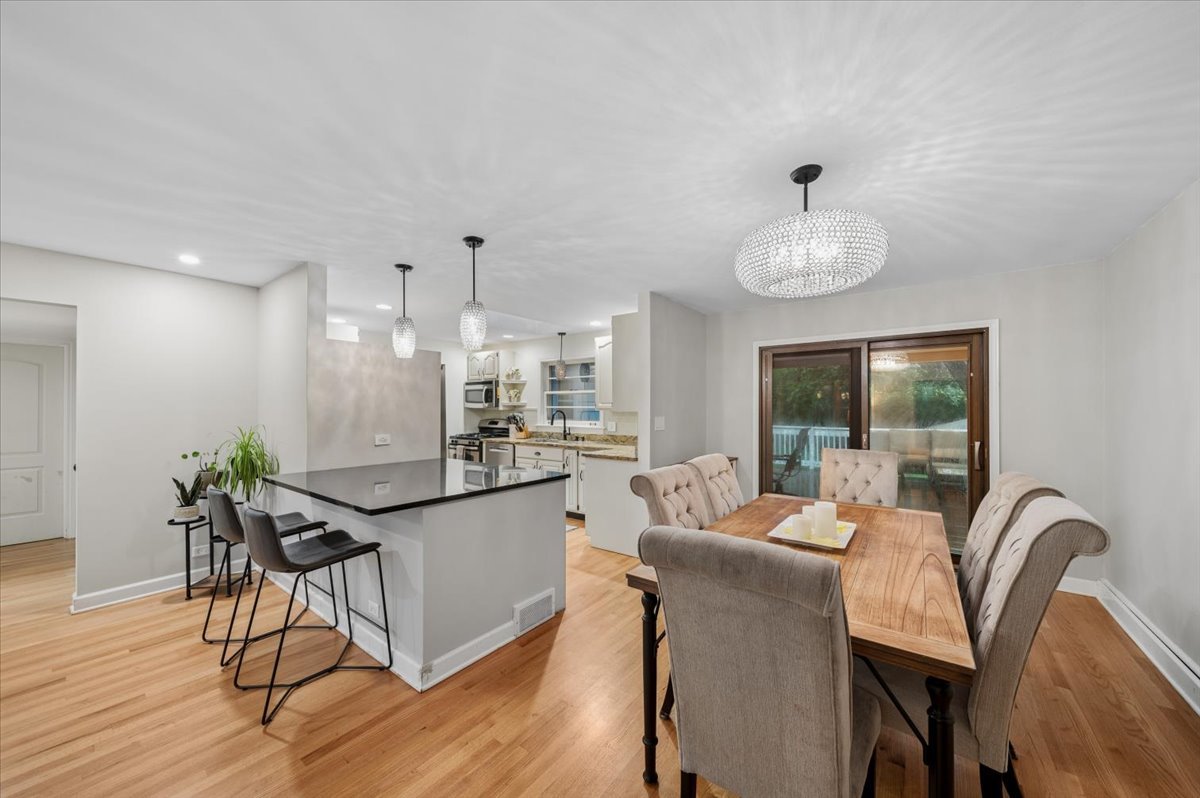 1308 W 53rd Place