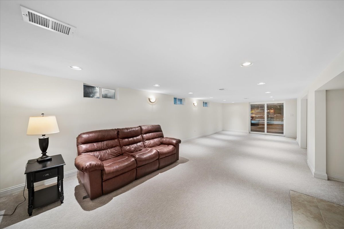 1308 W 53rd Place