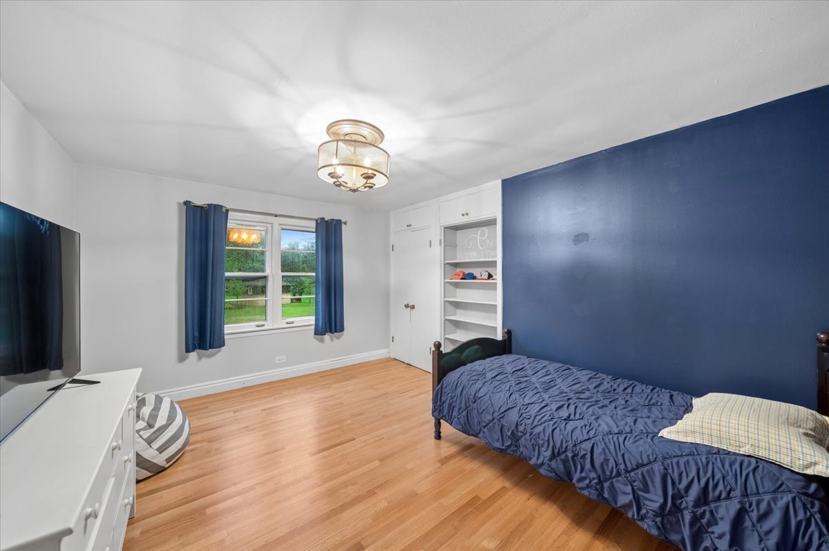 1308 W 53rd Place
