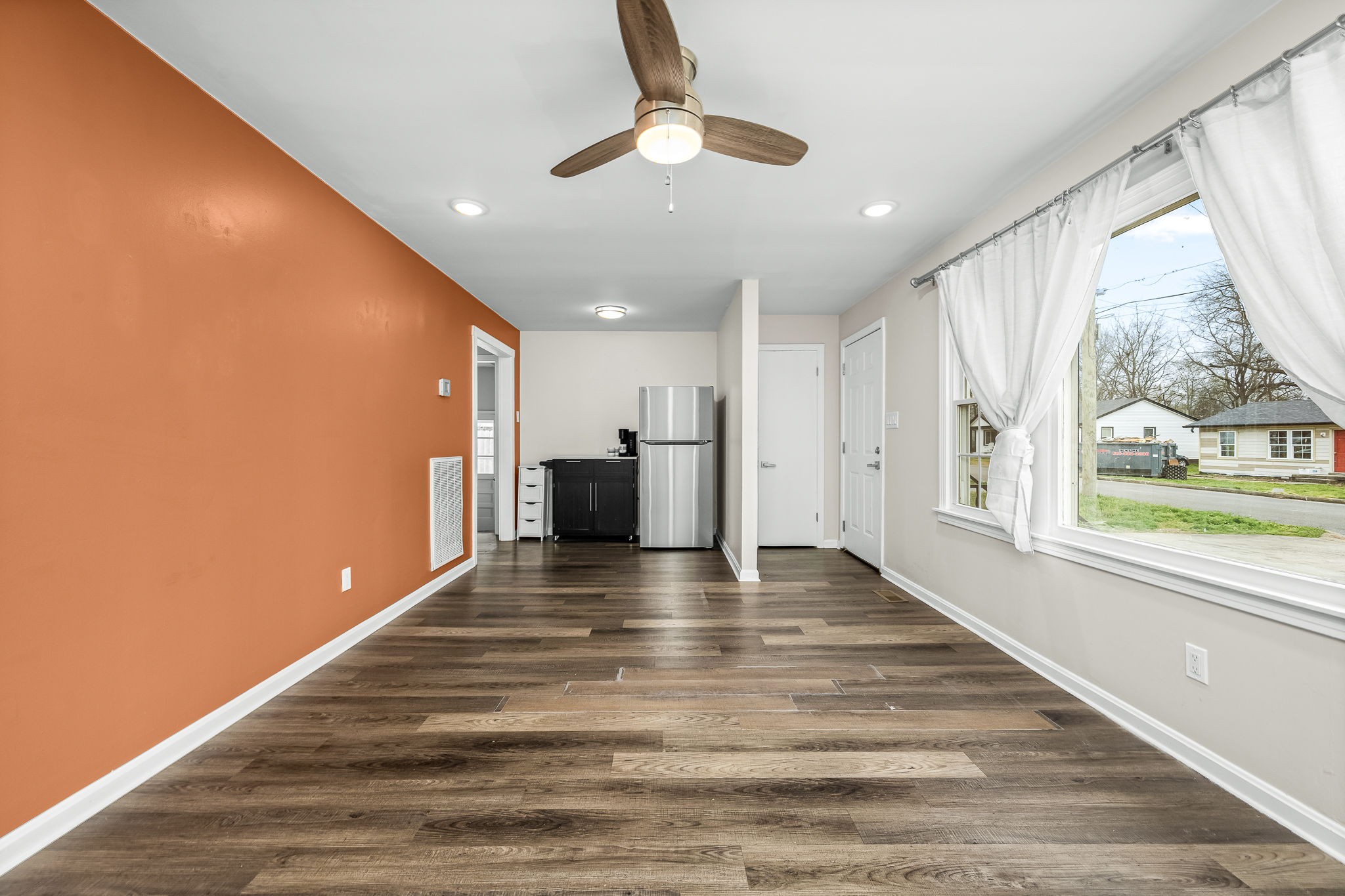 811 Sunrise St