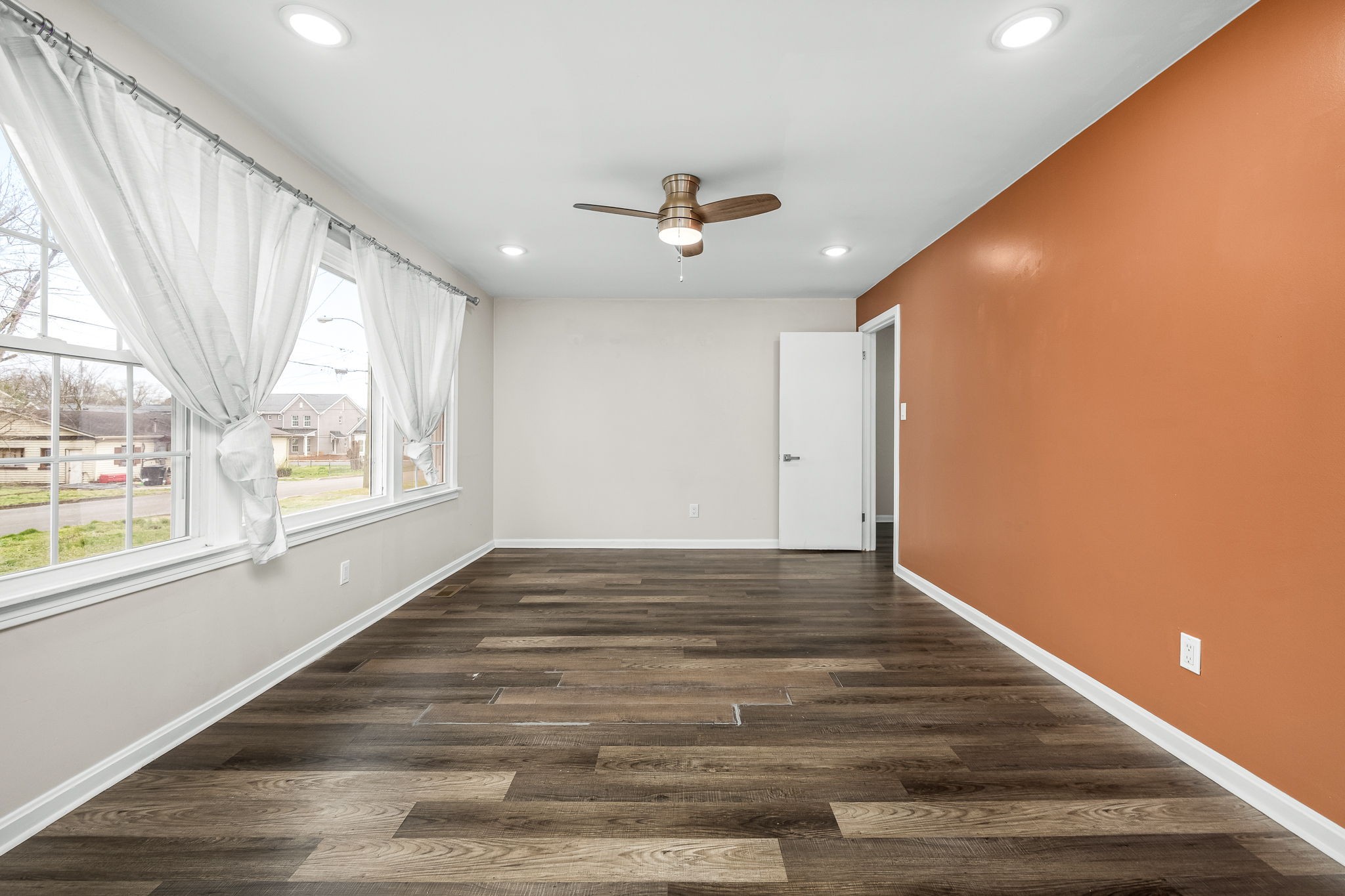 811 Sunrise St