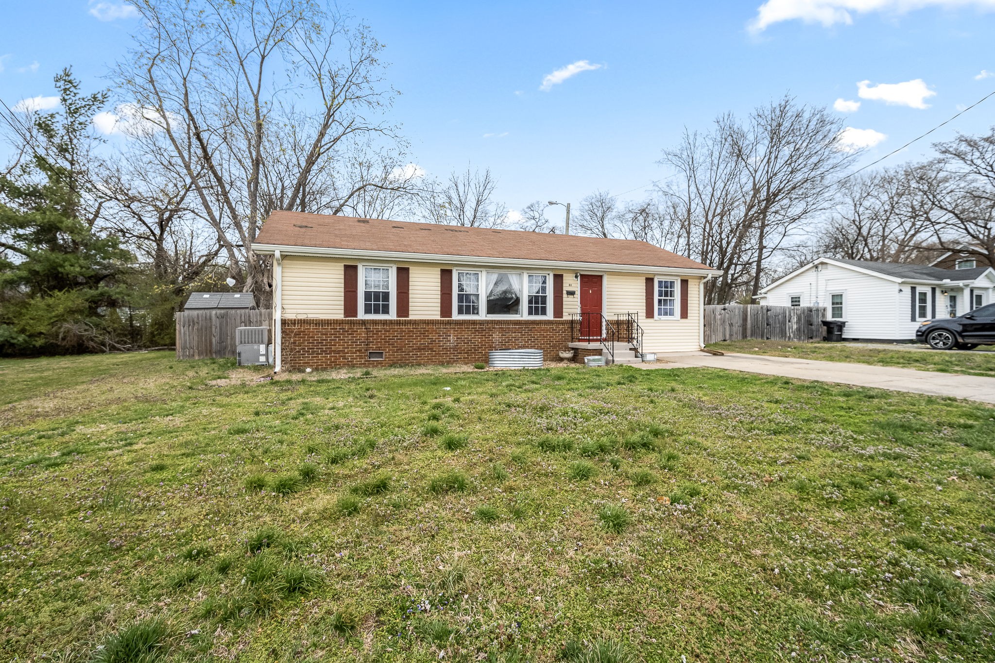 811 Sunrise St