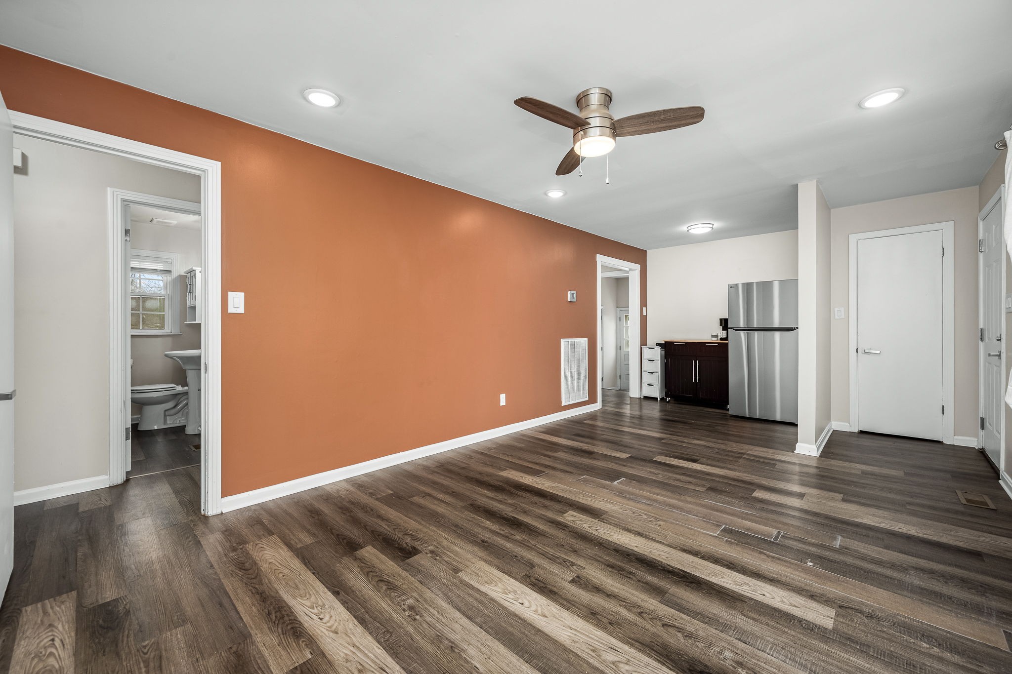 811 Sunrise St