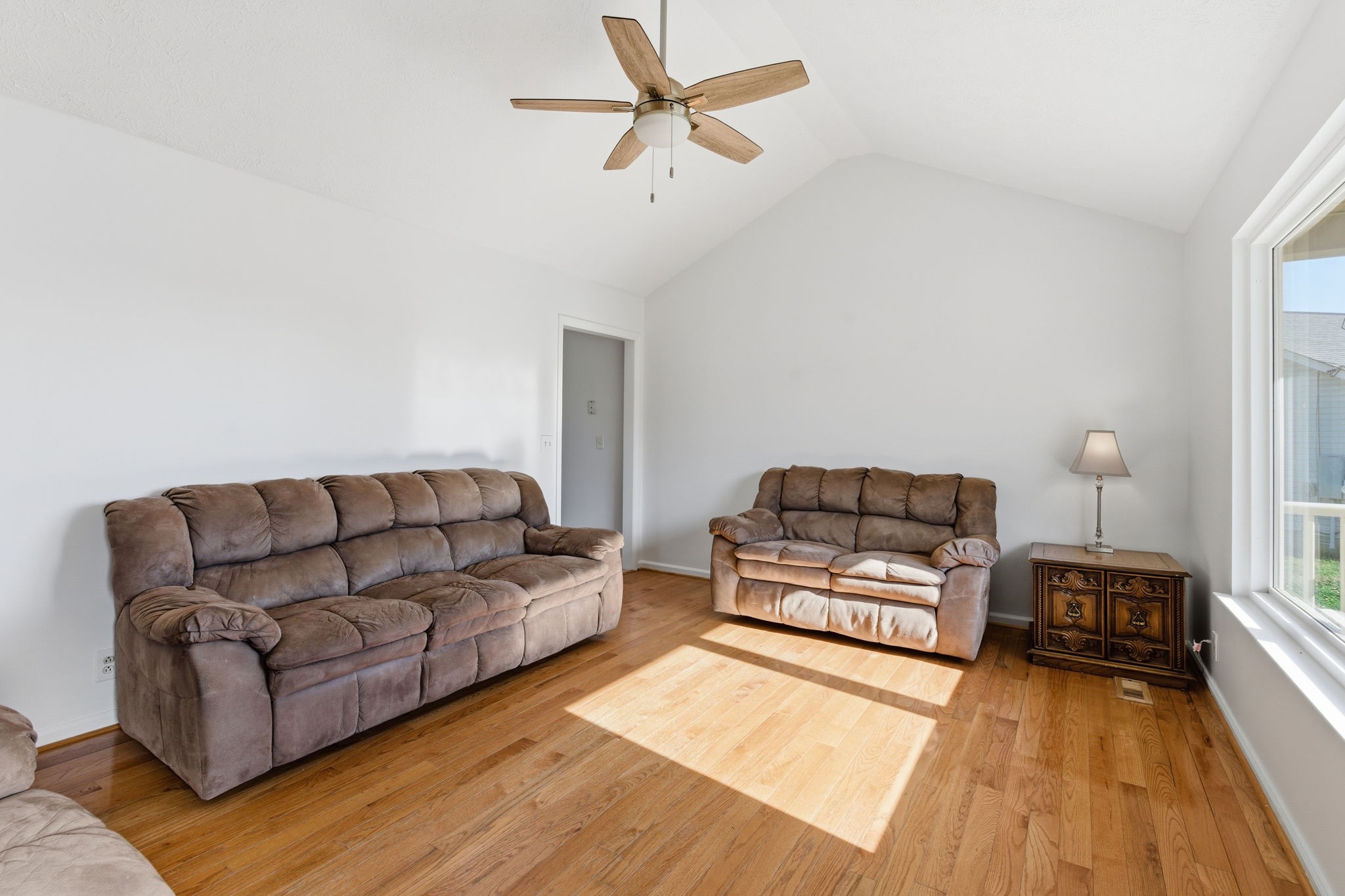 2103 Halligen Ct
