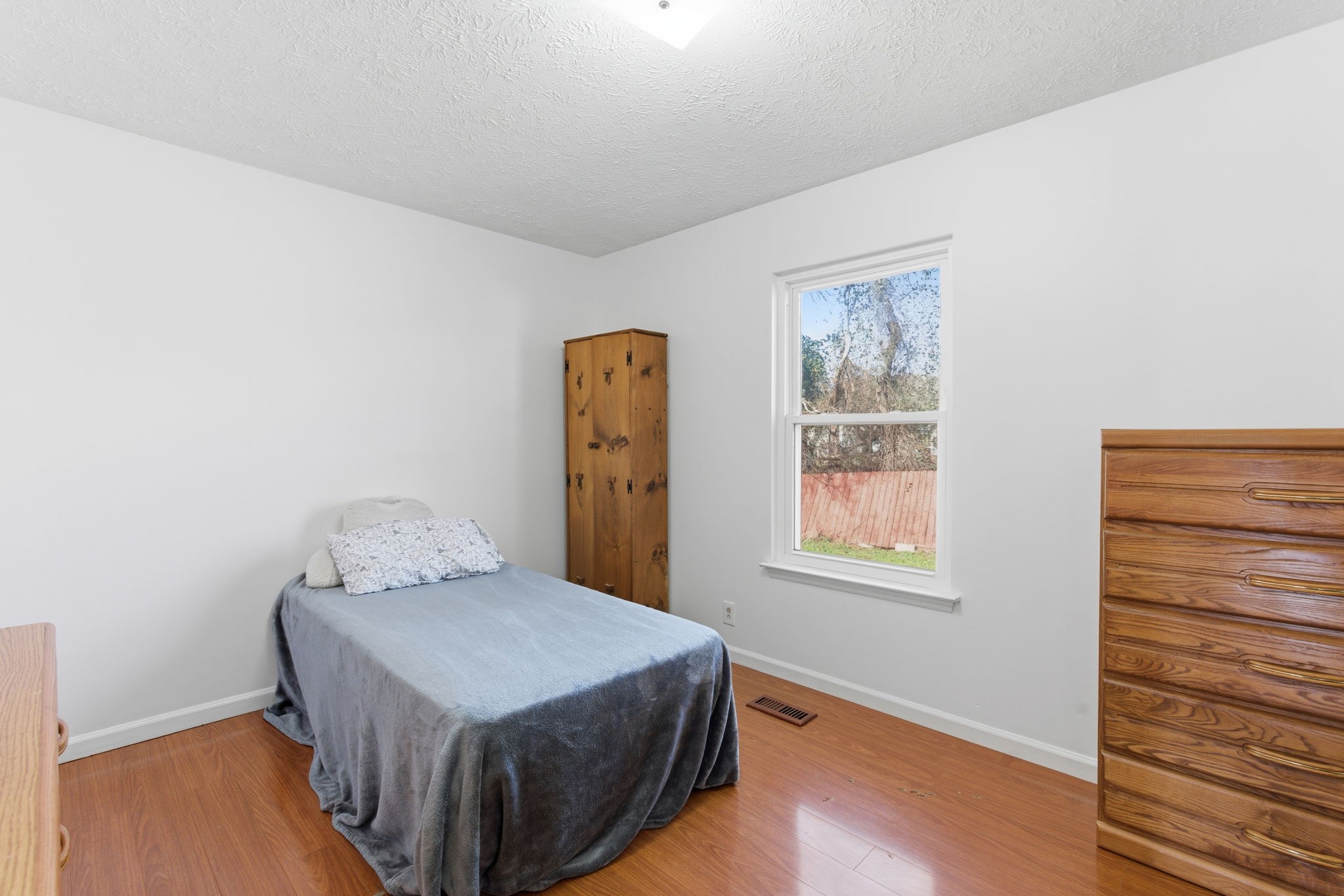 2103 Halligen Ct