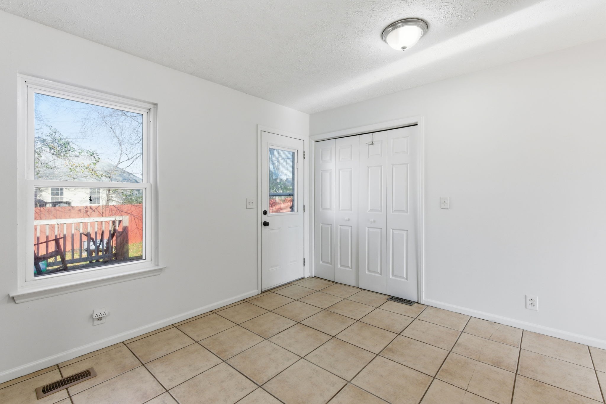 2103 Halligen Ct