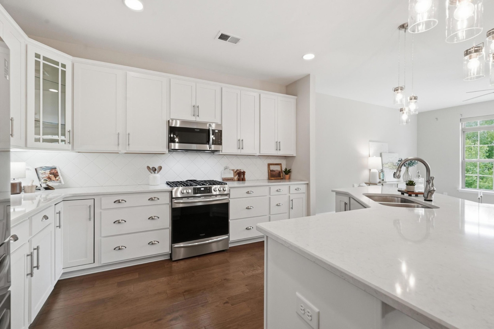 1043 Callaway Dr