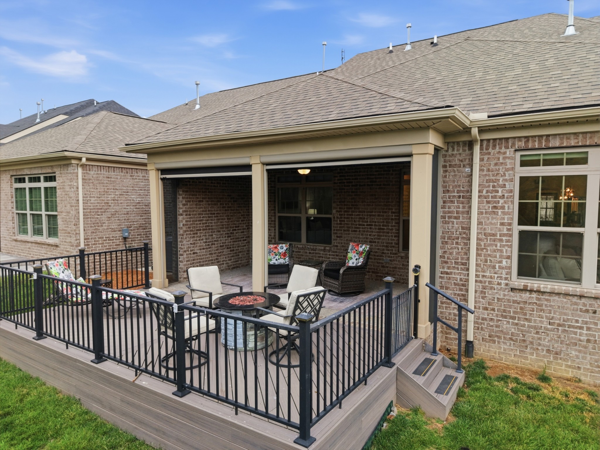 1043 Callaway Dr