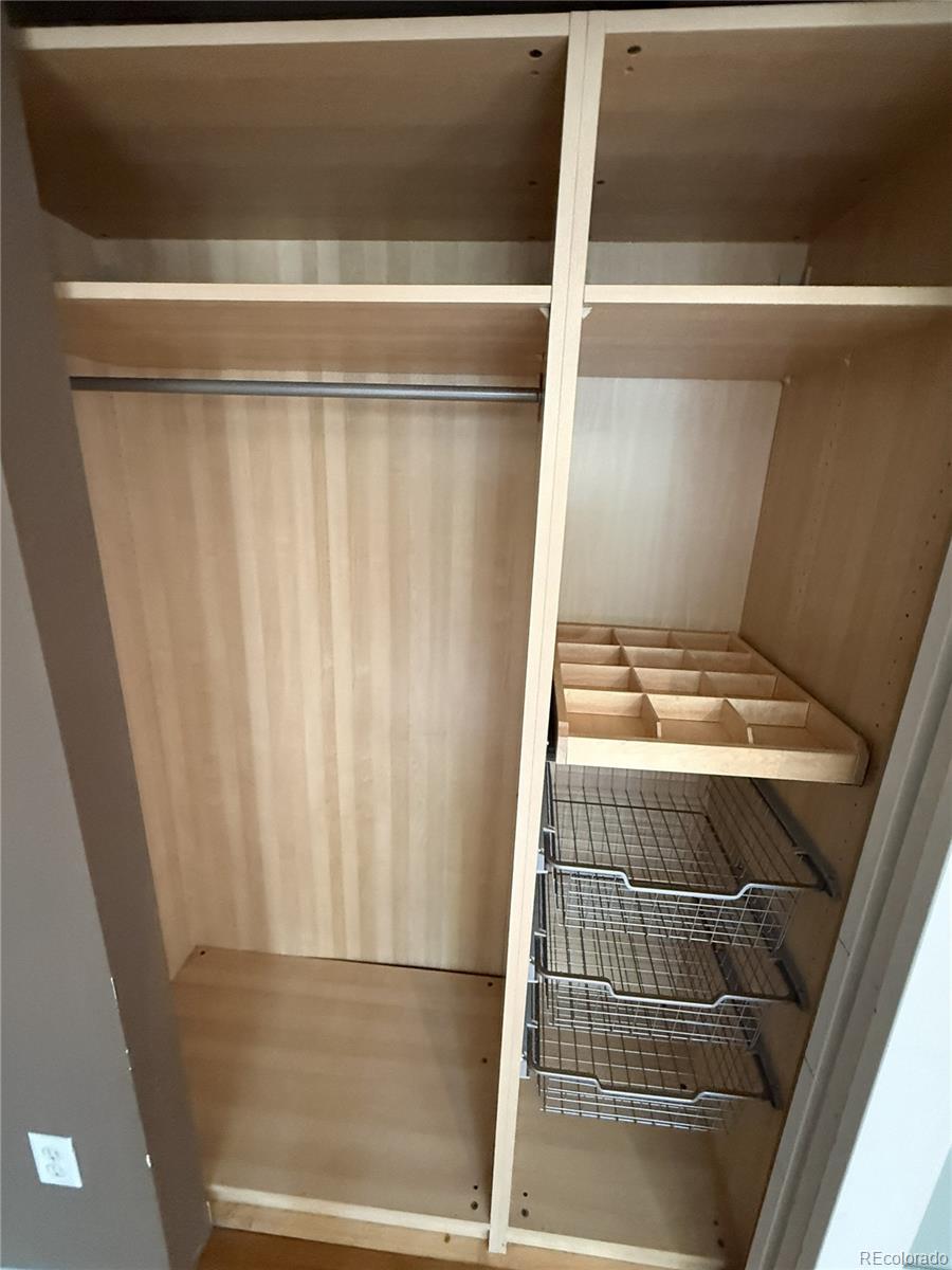 1032 N Clarkson Street Unit: 208