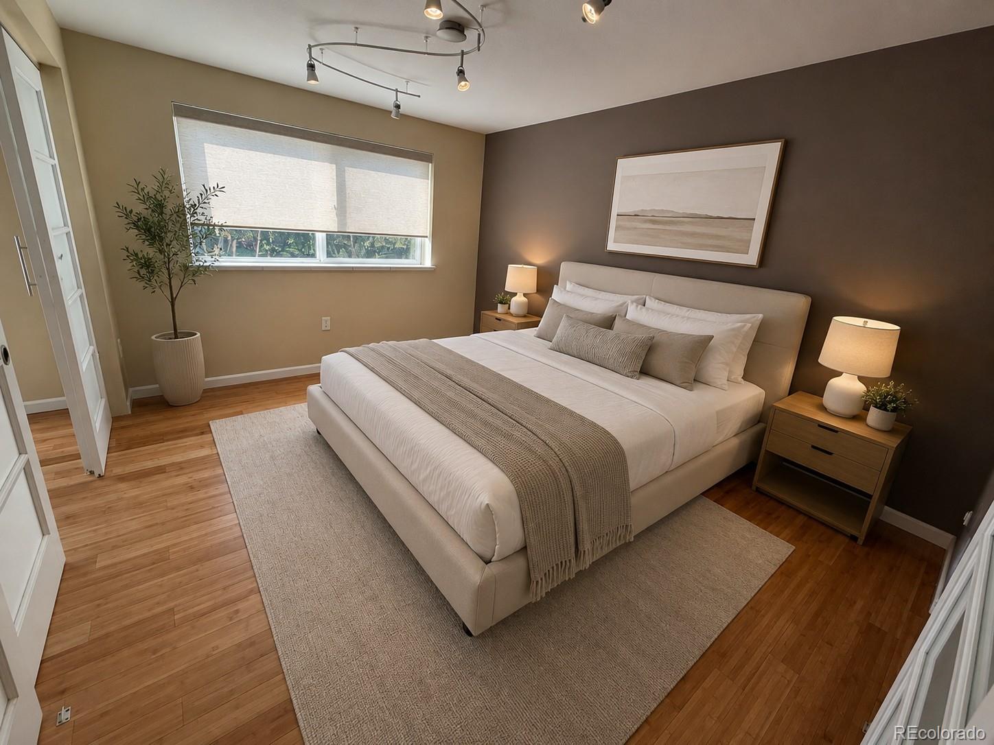 1032 N Clarkson Street Unit: 208