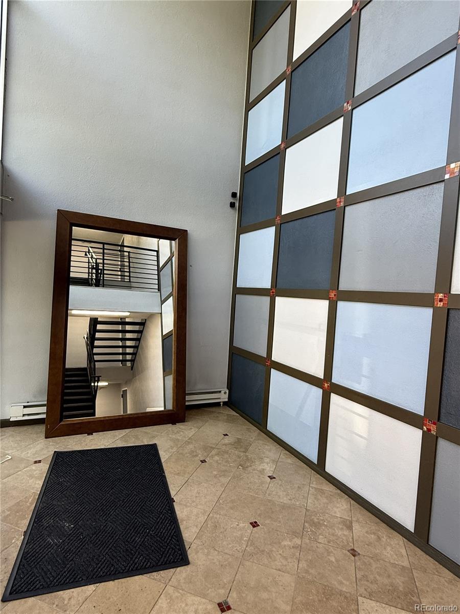 1032 N Clarkson Street Unit: 208