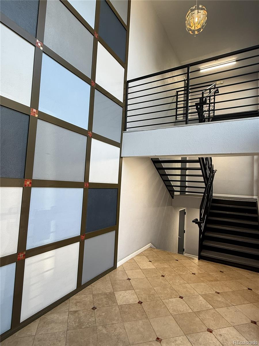 1032 N Clarkson Street Unit: 208