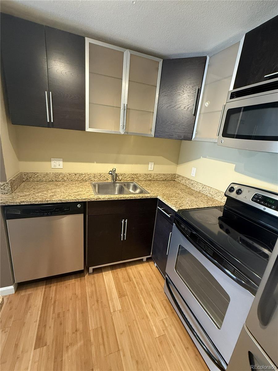 1032 N Clarkson Street Unit: 208