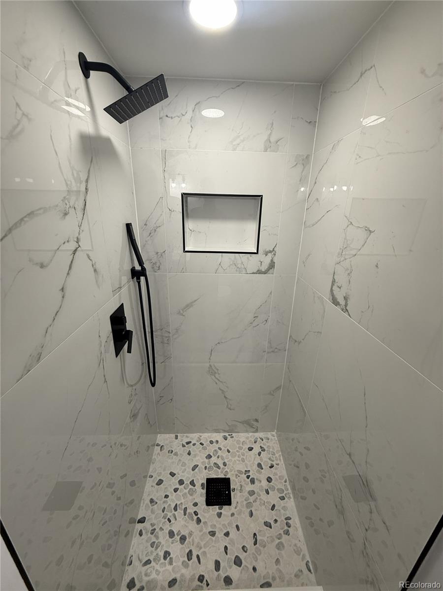 2203 S Holly Street Unit: 3