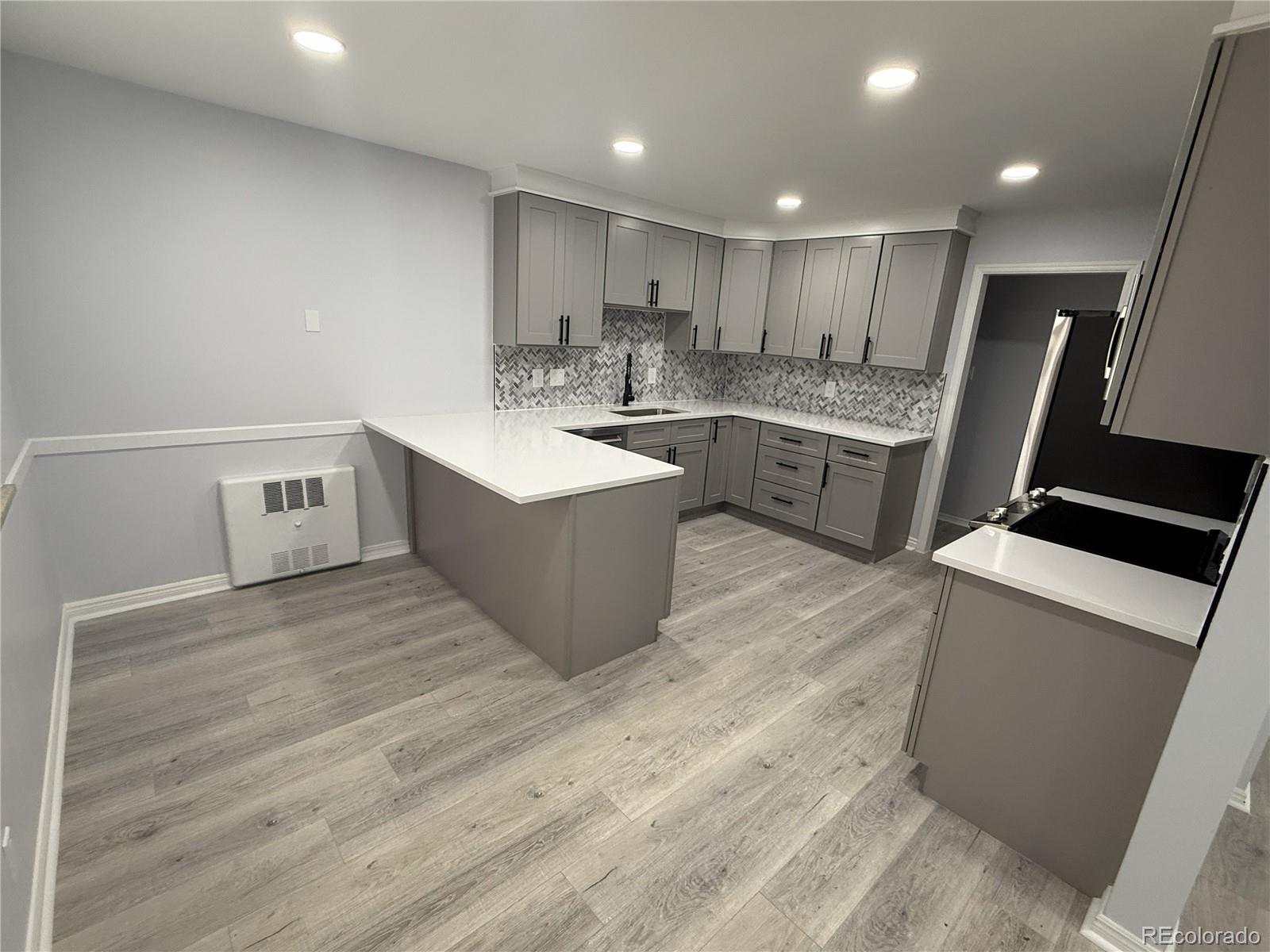 2203 S Holly Street Unit: 3