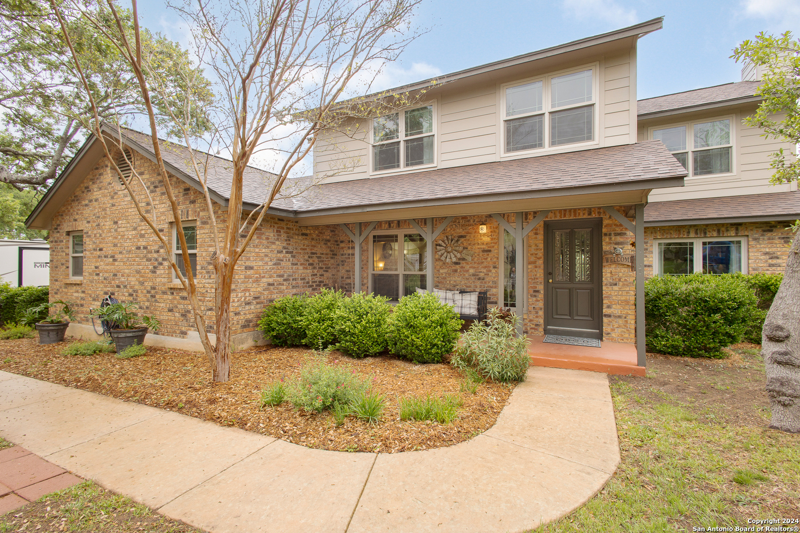 211 W Vista Ridge