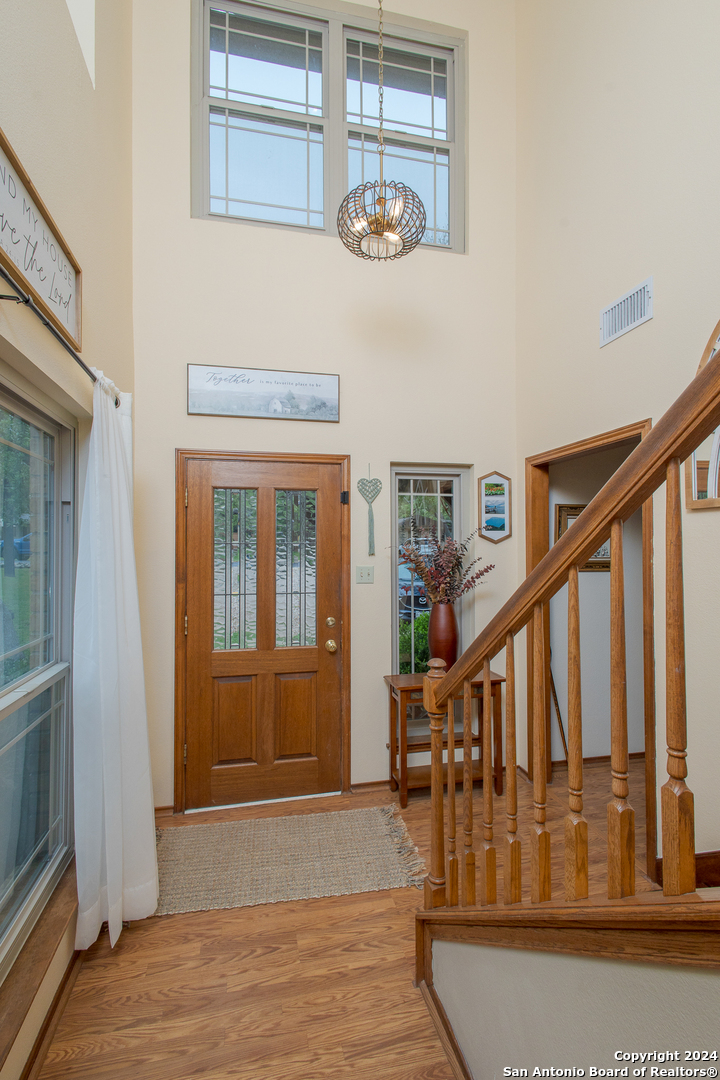211 W Vista Ridge