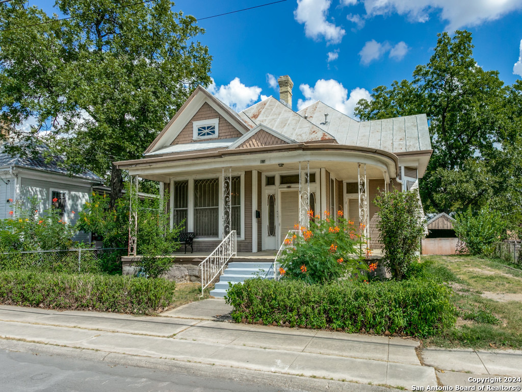 910 S MAIN AVE