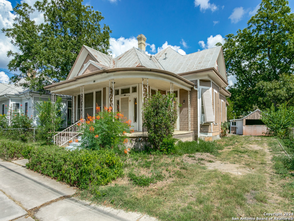 910 S MAIN AVE