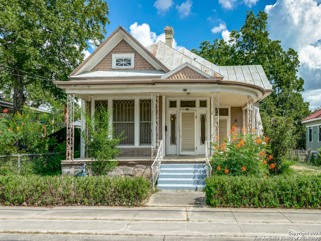 910 S MAIN AVE
