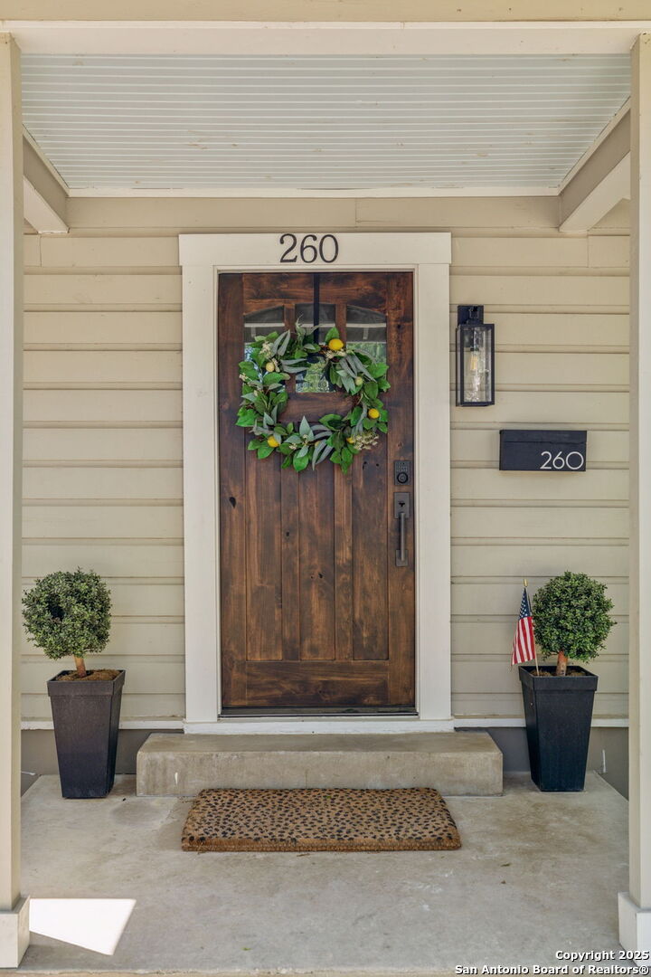 260 E Edgewood