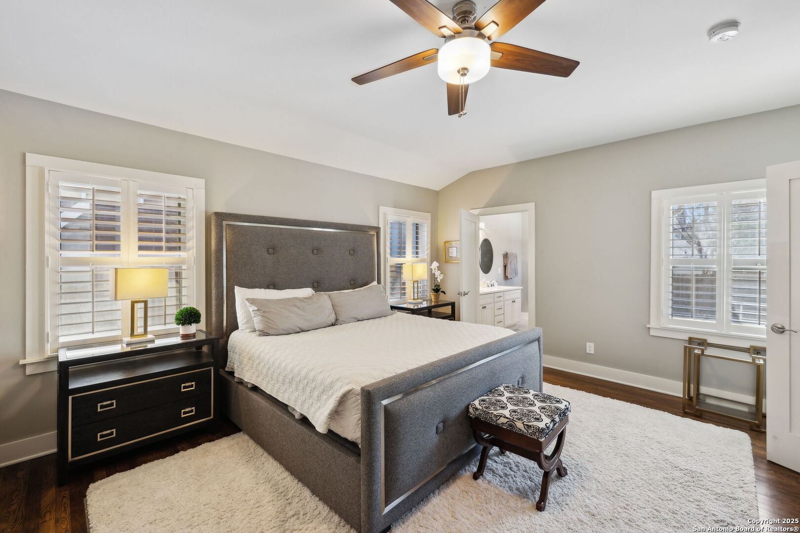 260 E Edgewood