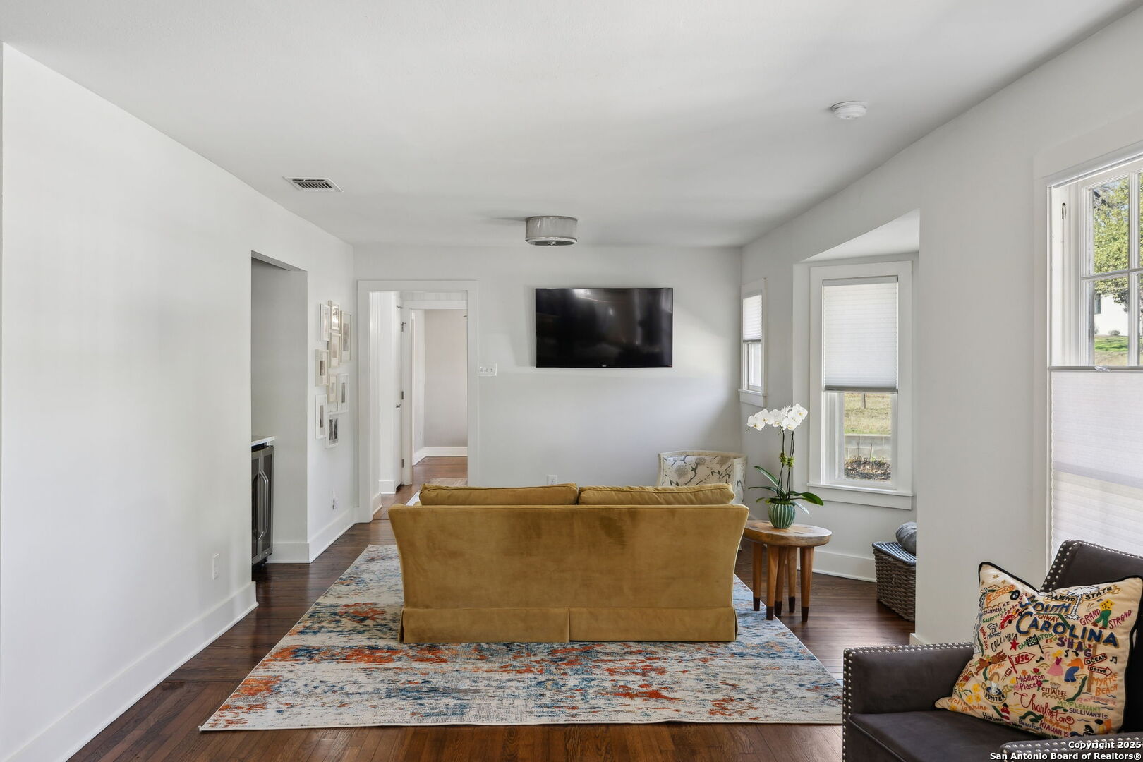 260 E Edgewood