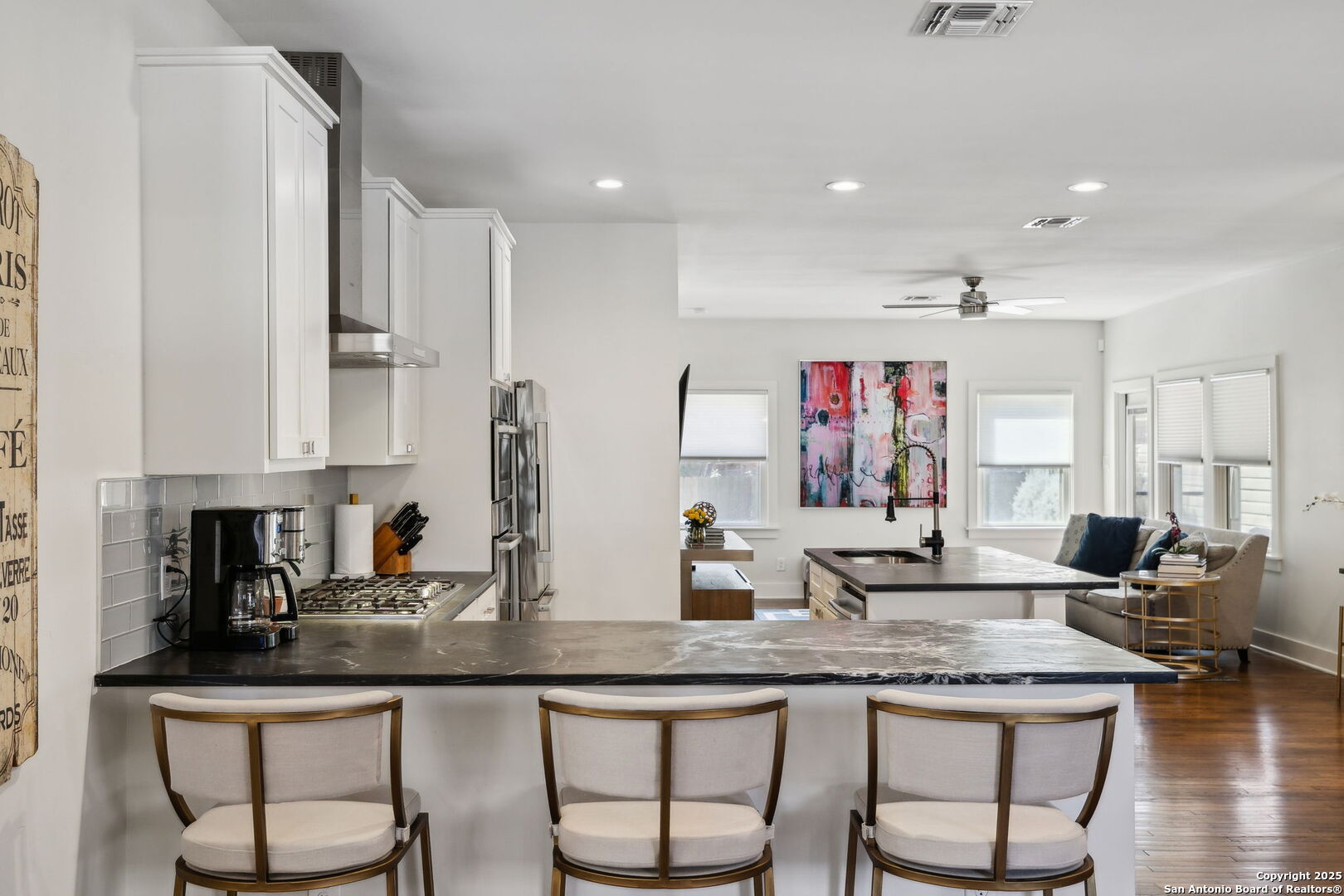 260 E Edgewood