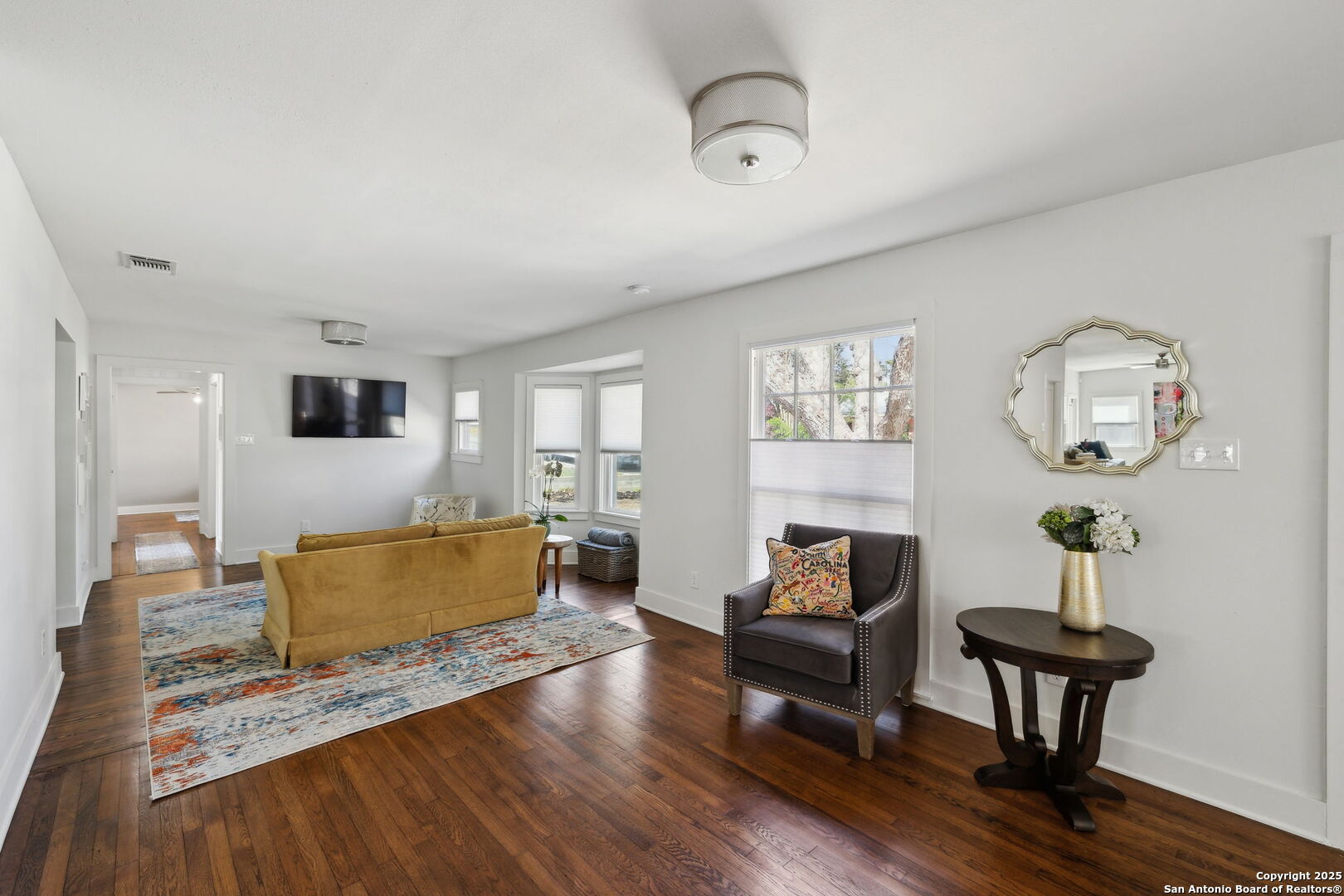 260 E Edgewood