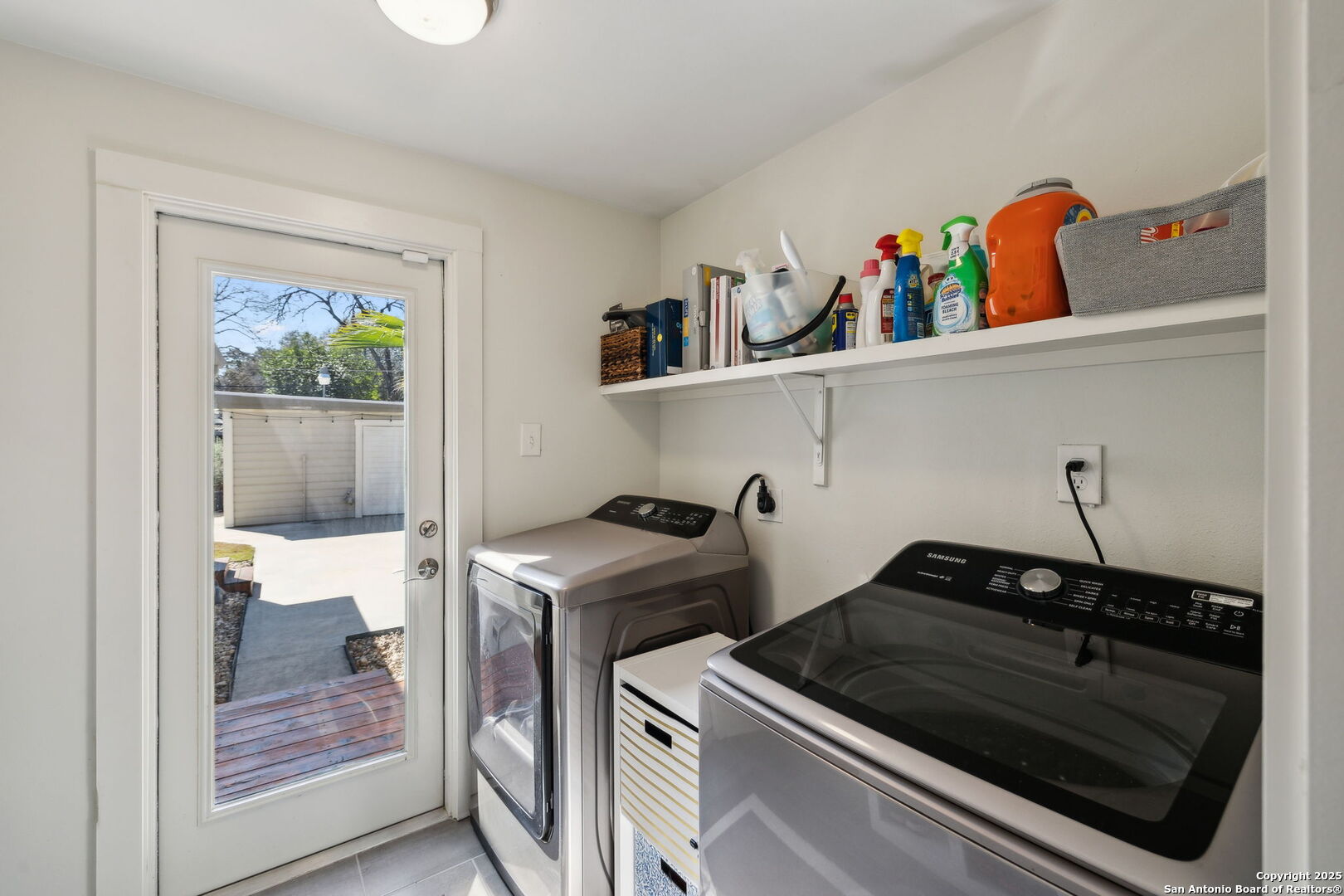 260 E Edgewood
