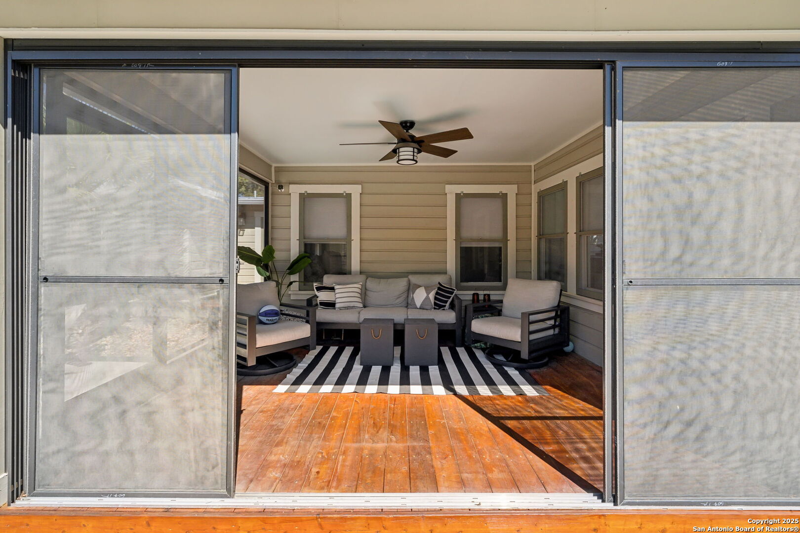 260 E Edgewood