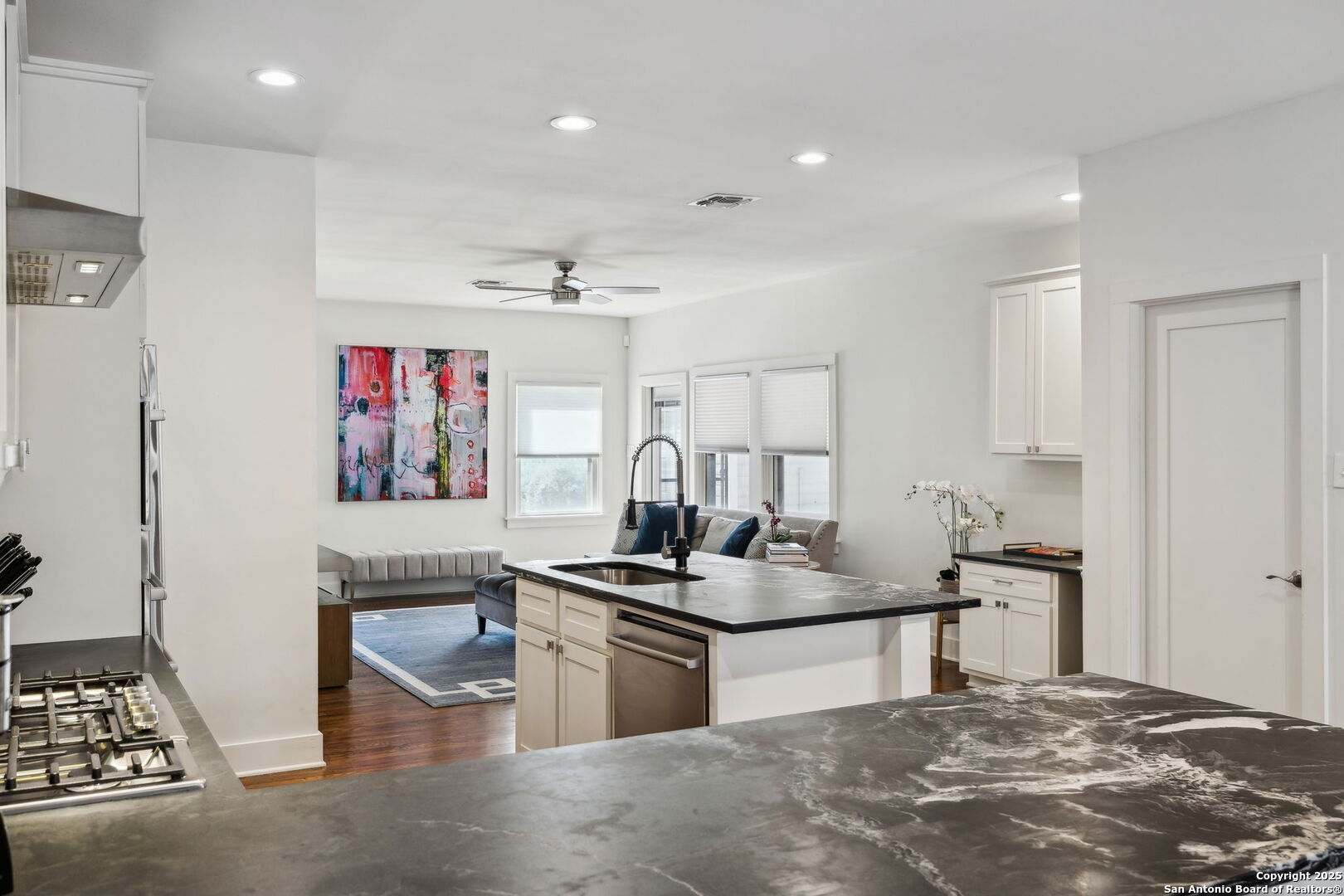 260 E Edgewood