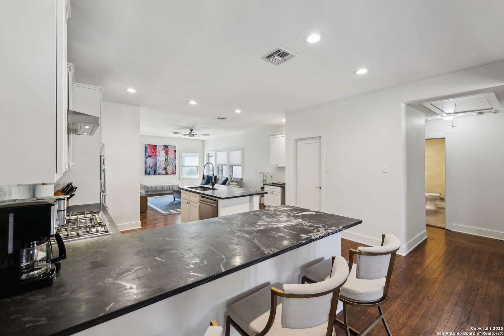 260 E Edgewood