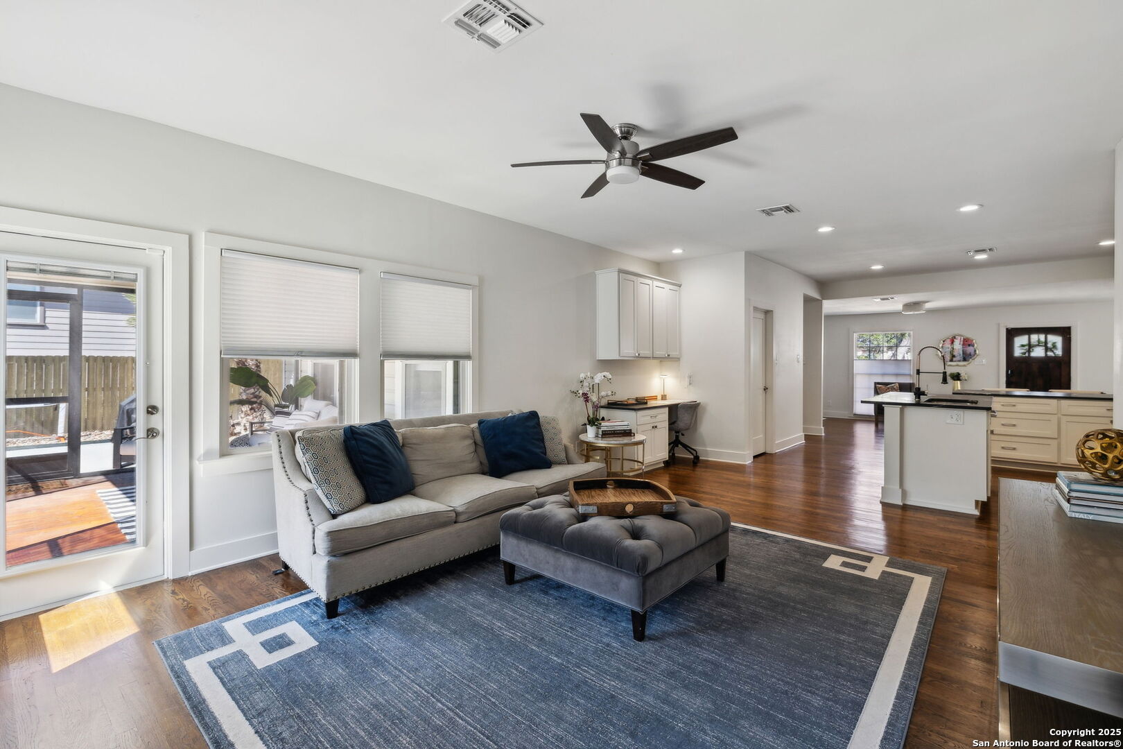 260 E Edgewood