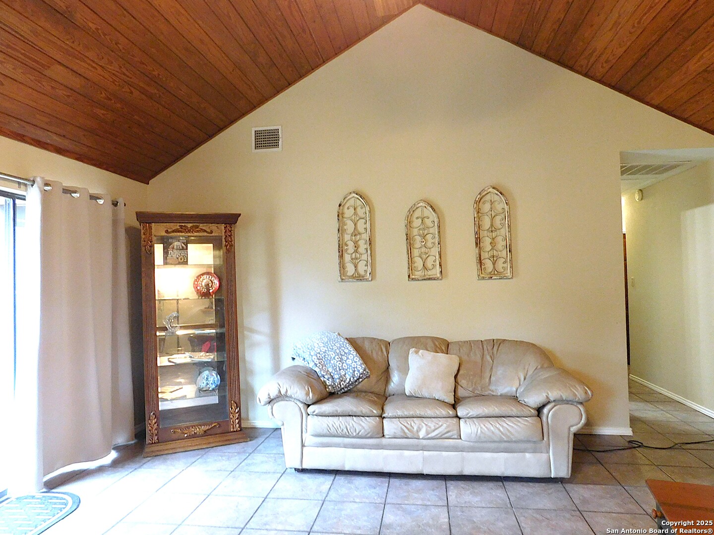 525 Cherry Ridge