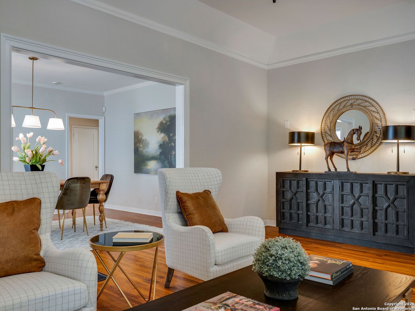 111 W Rosewood