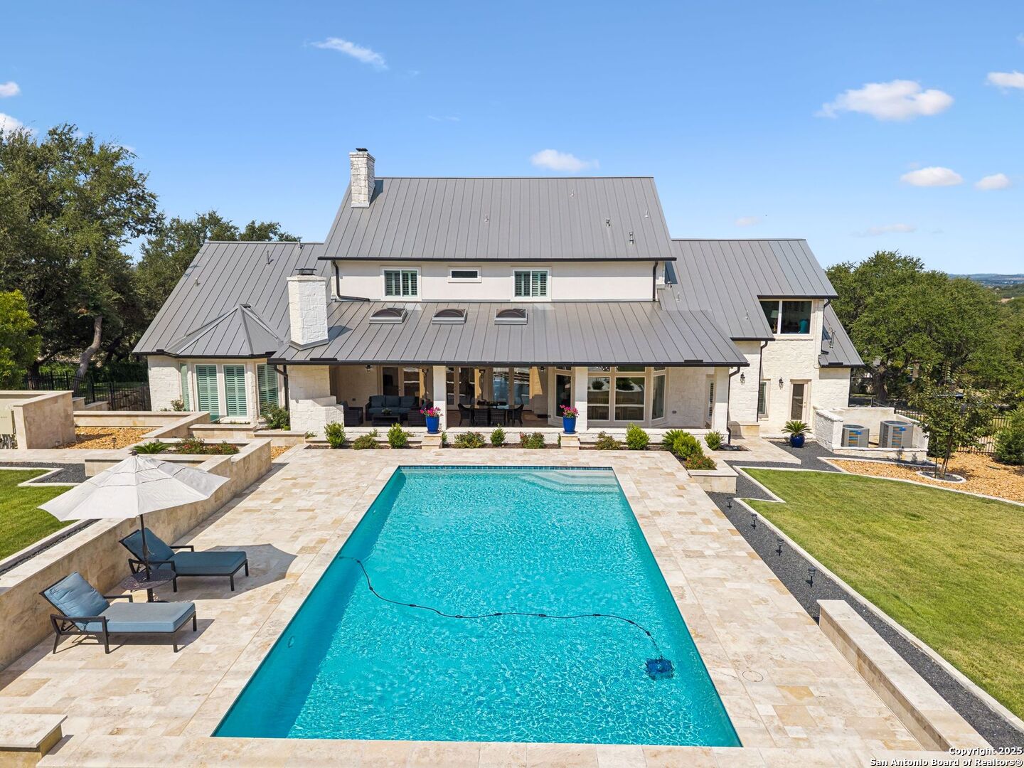 16 Highgate Dr