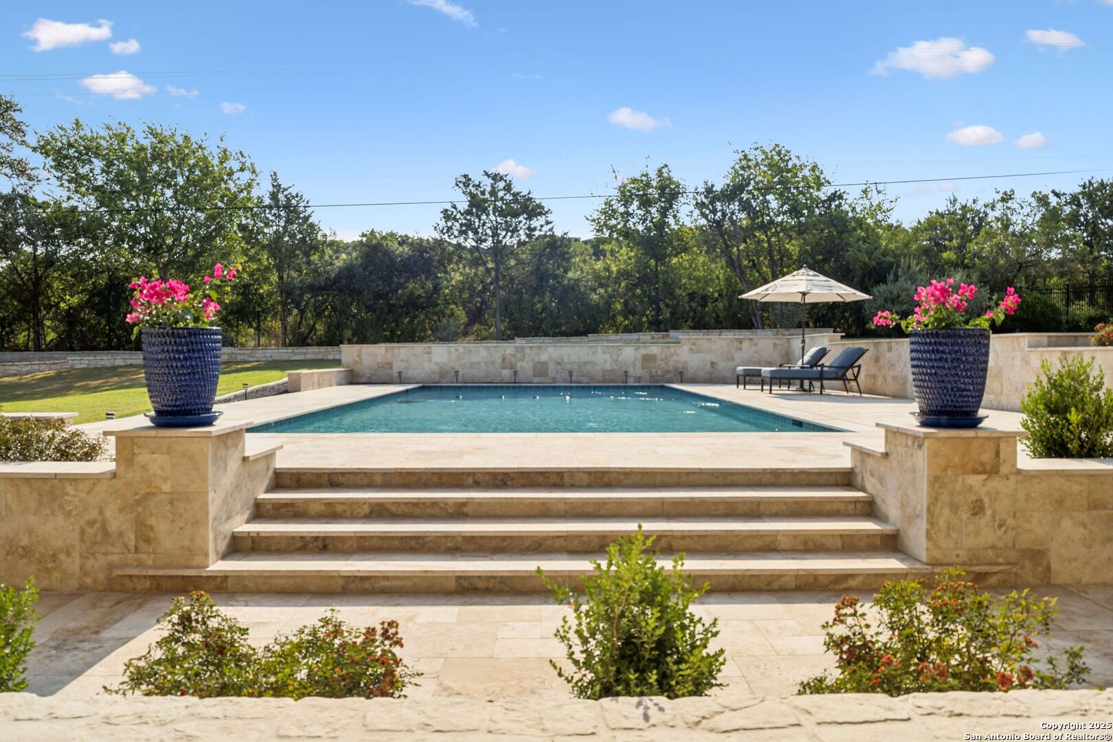 16 Highgate Dr