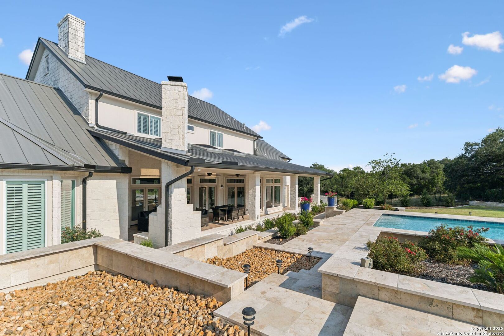 16 Highgate Dr