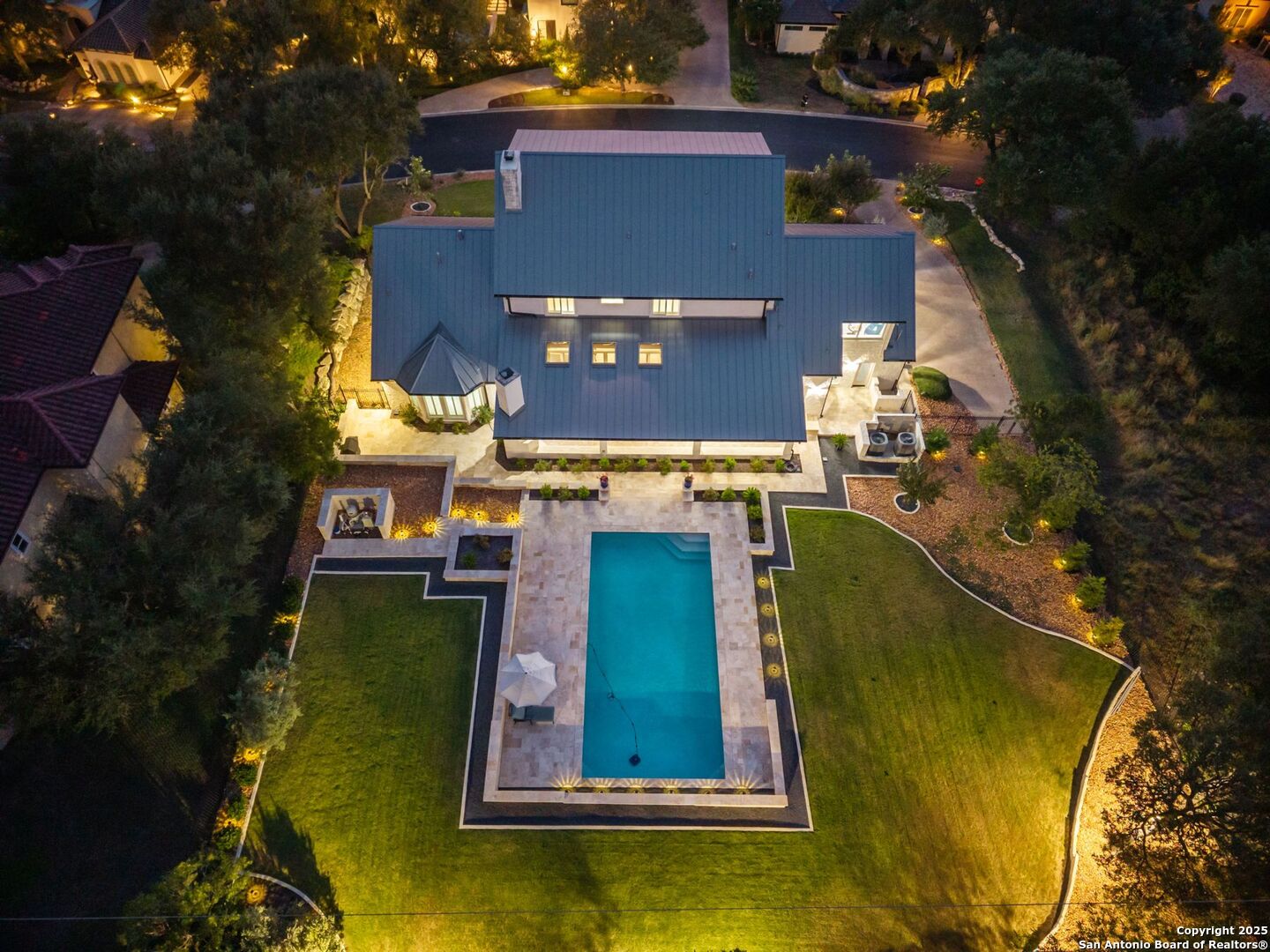16 Highgate Dr