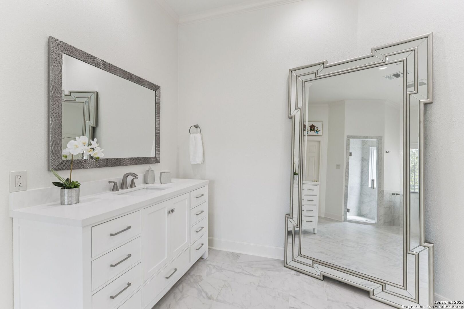 16 Highgate Dr
